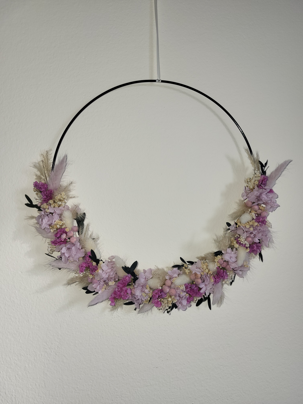 Flieder-Trockenblumenkranz-Pastell-Frühling