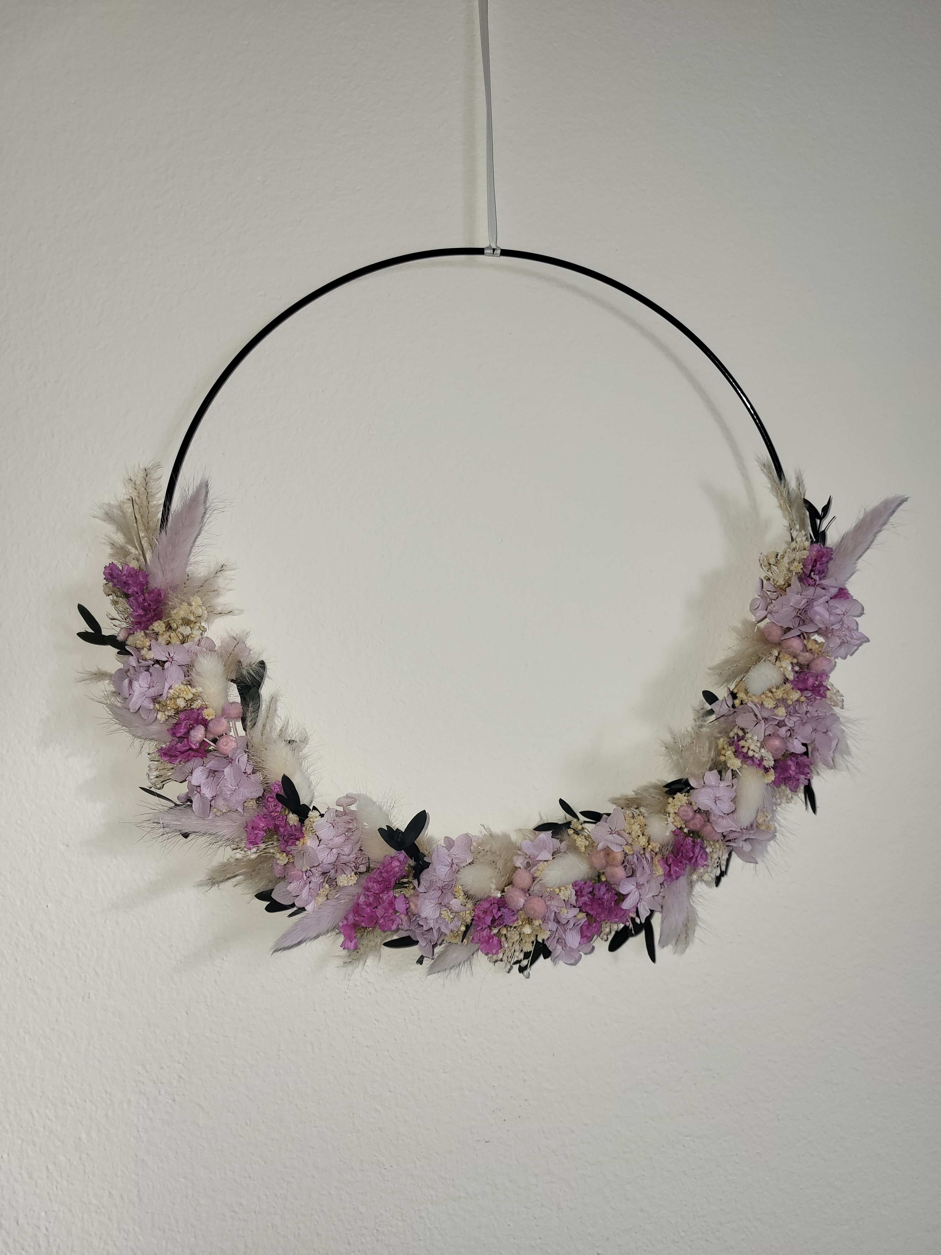 Flieder-Trockenblumenkranz-Pastell-Frühling