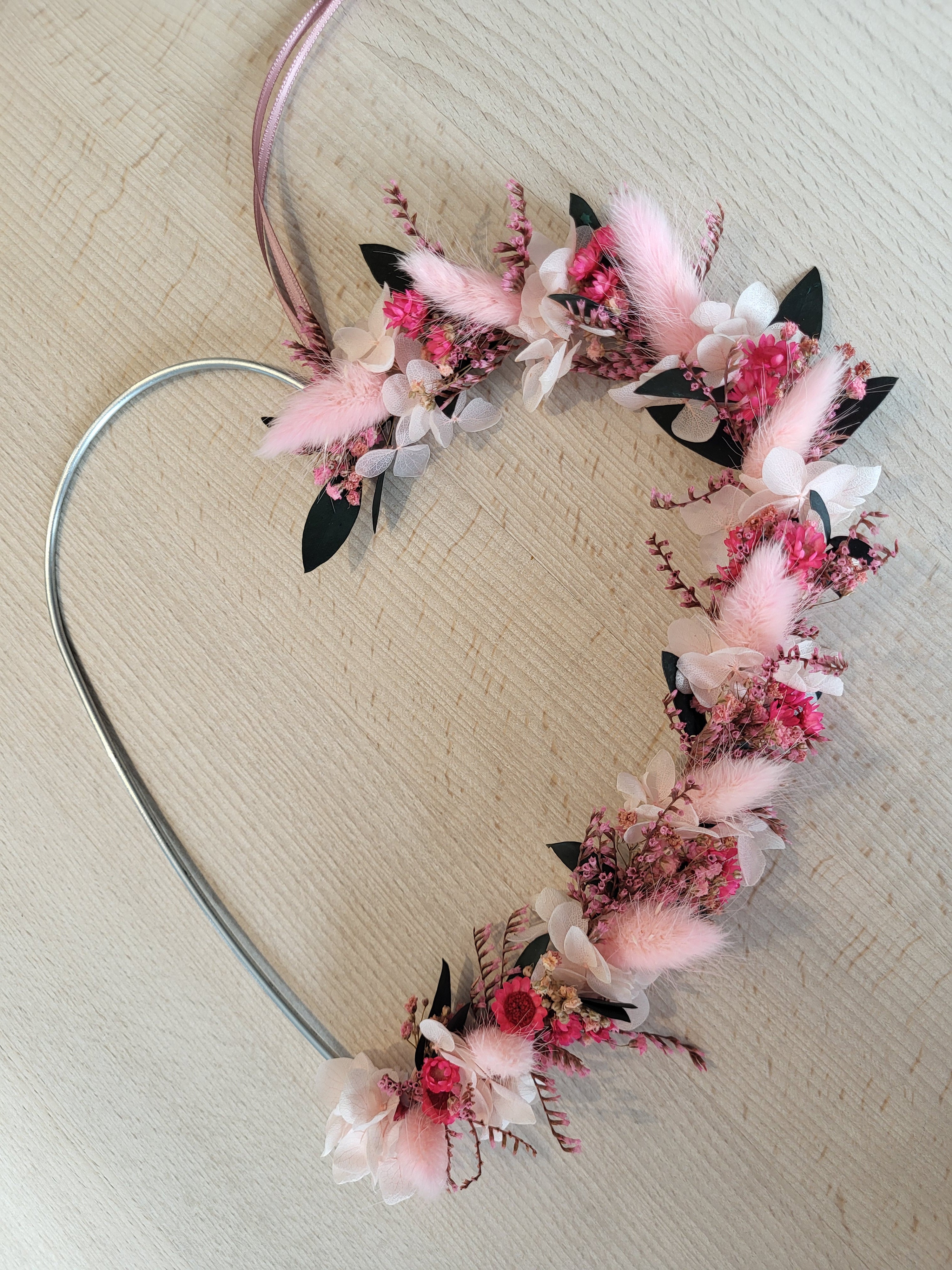 Herzen aus Trockenblumen
