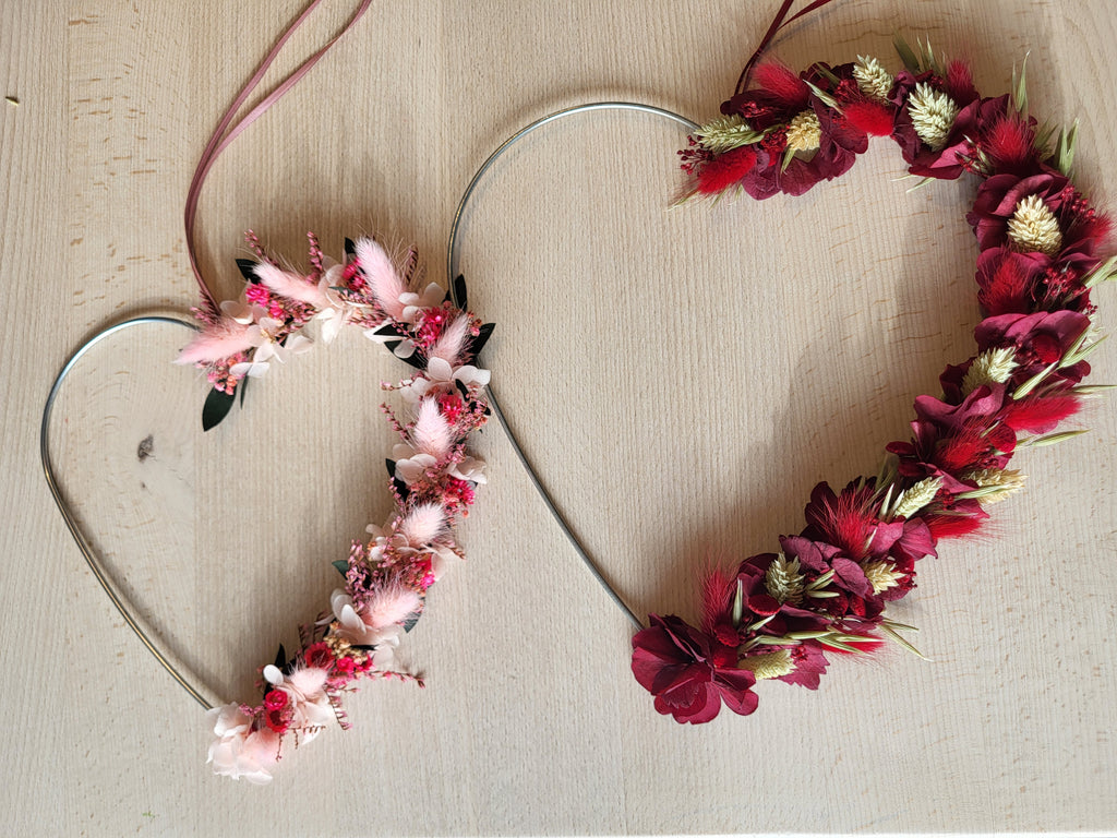 Herzen aus Trockenblumen