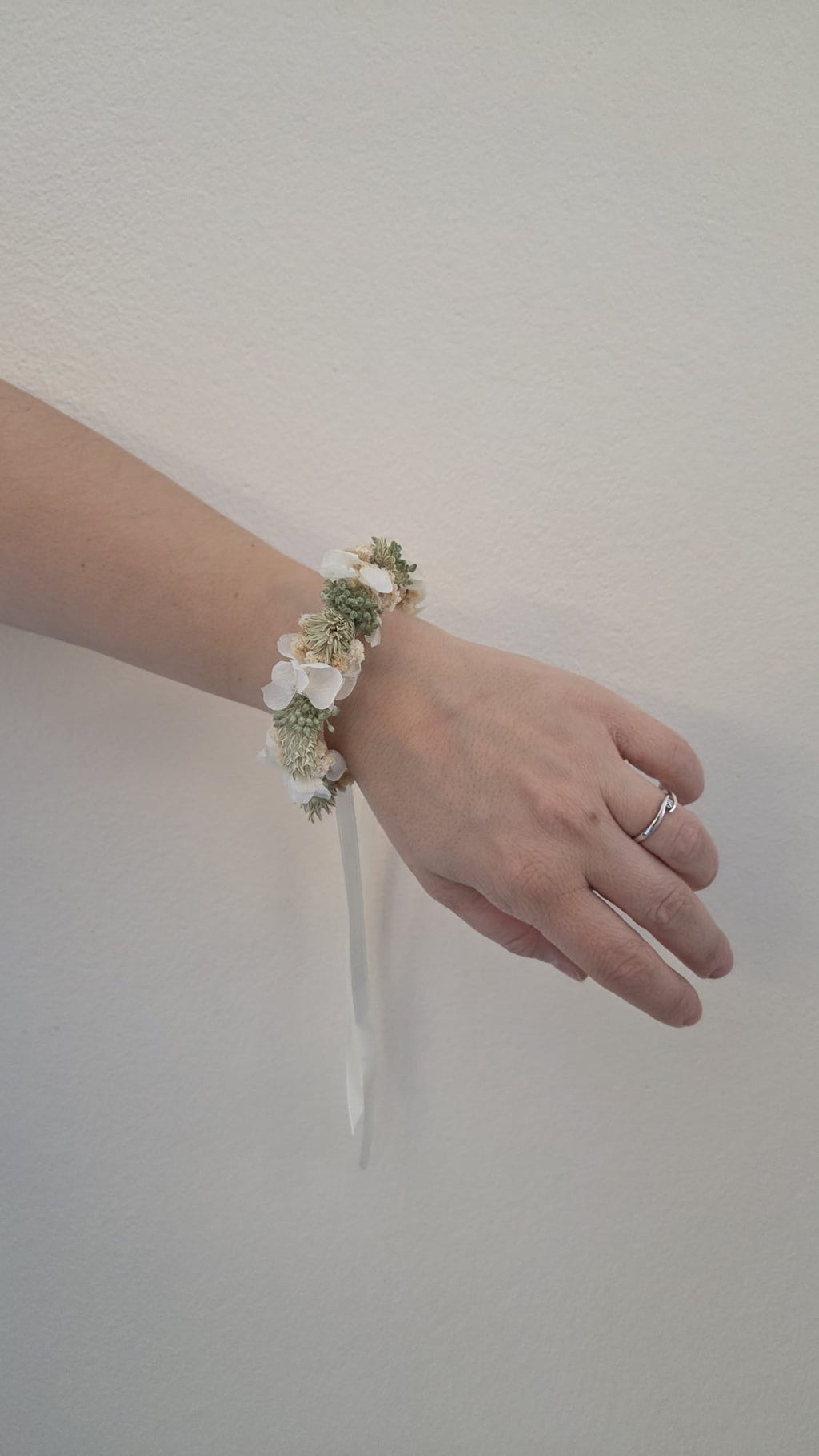 Armband-Trockenblumen-Schmuck-Creme-Grün-Salbei