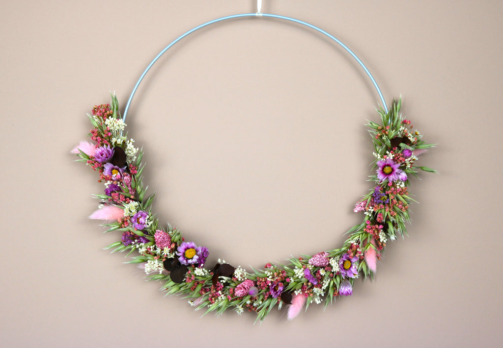 blümchenzauber-trockenblumenkranz-rosa-pink