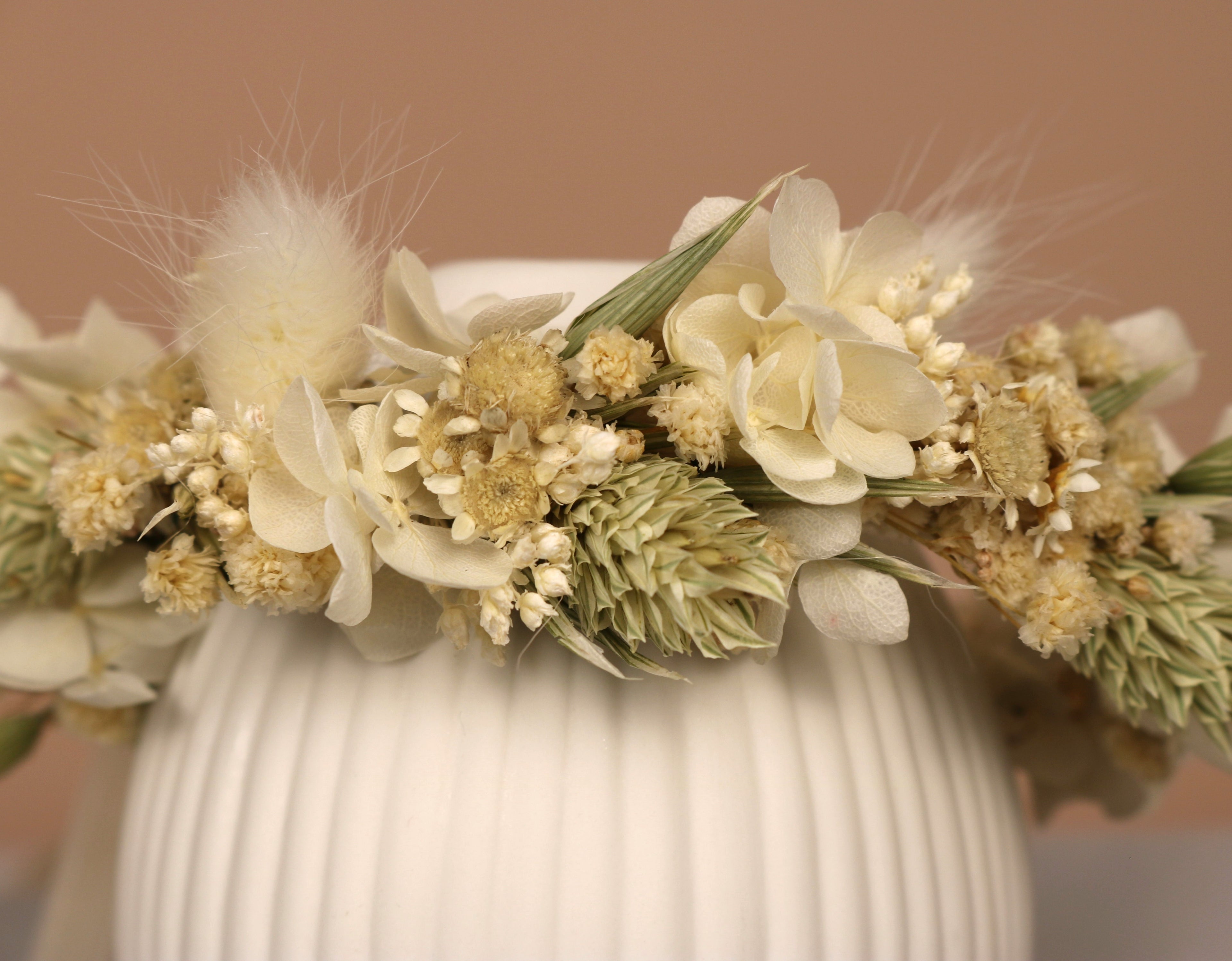 Trockenblumenarmband "Elfenweiß"