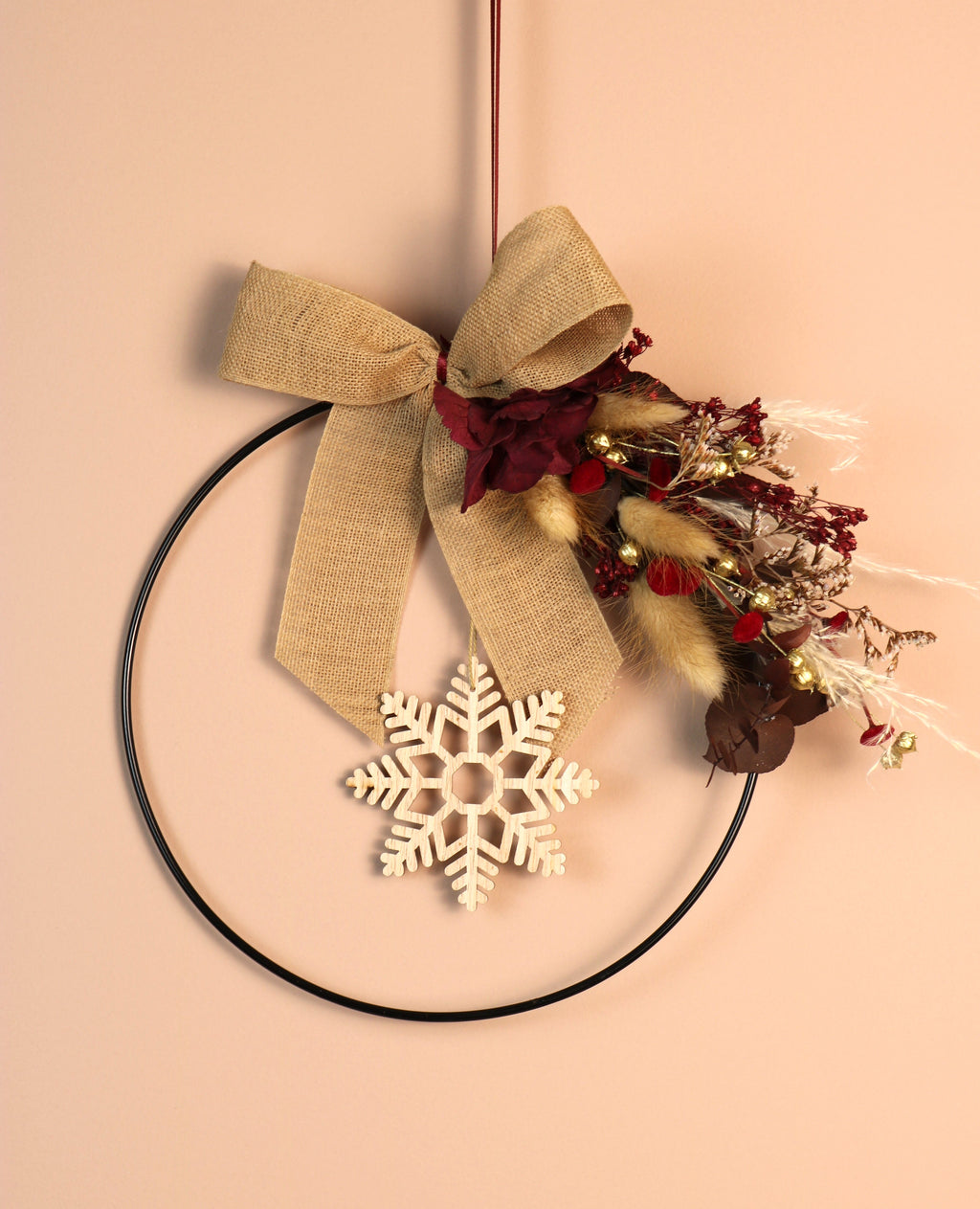 blümchenzauber-trockenblumenkranz-bordeaux-zimtglanz